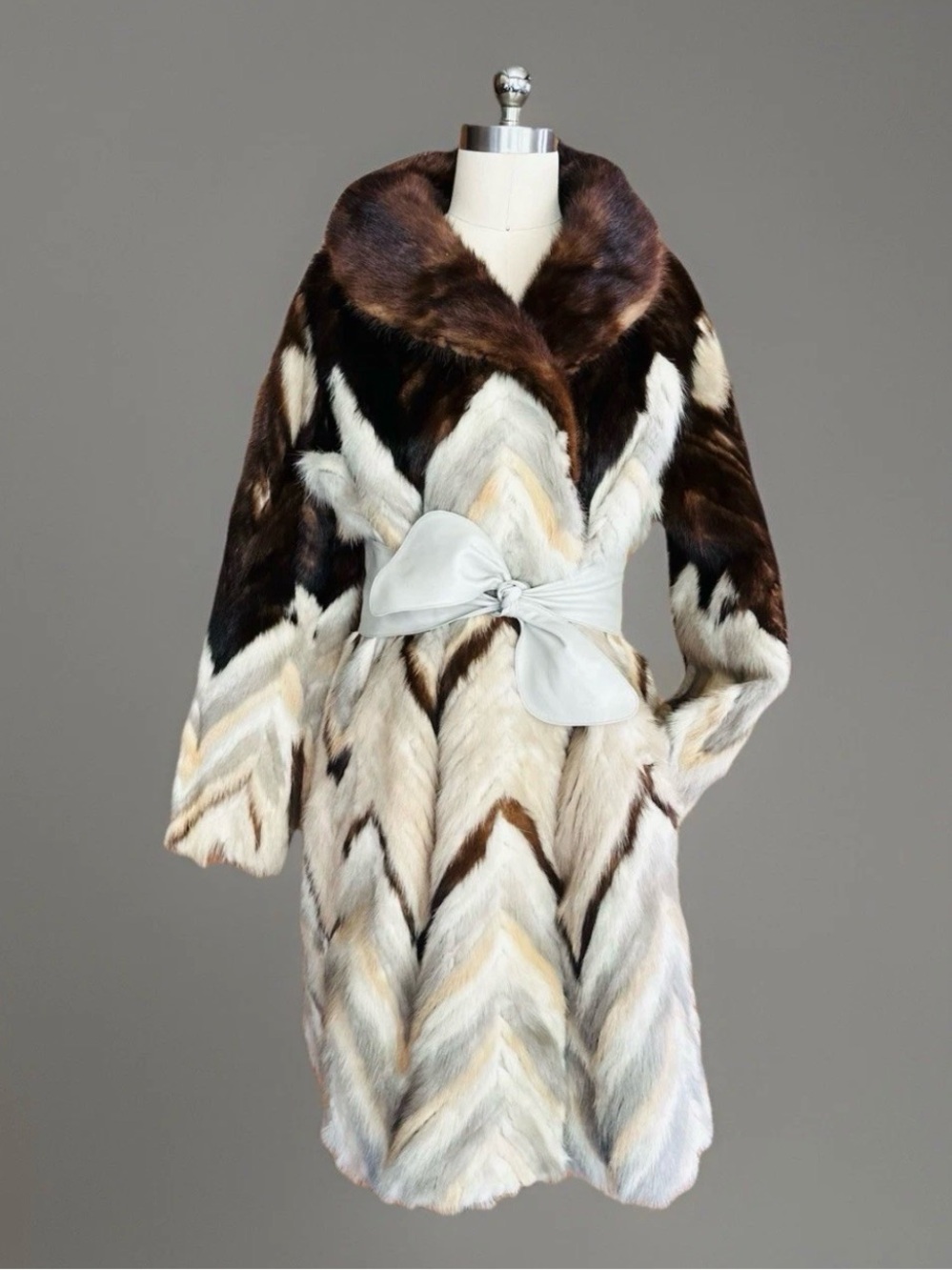 BEAUTIFUL MULTICOLORED CHEVRON MINK FUR COAT NOT LYNX CHINCHILLA SABLE SZ M/L